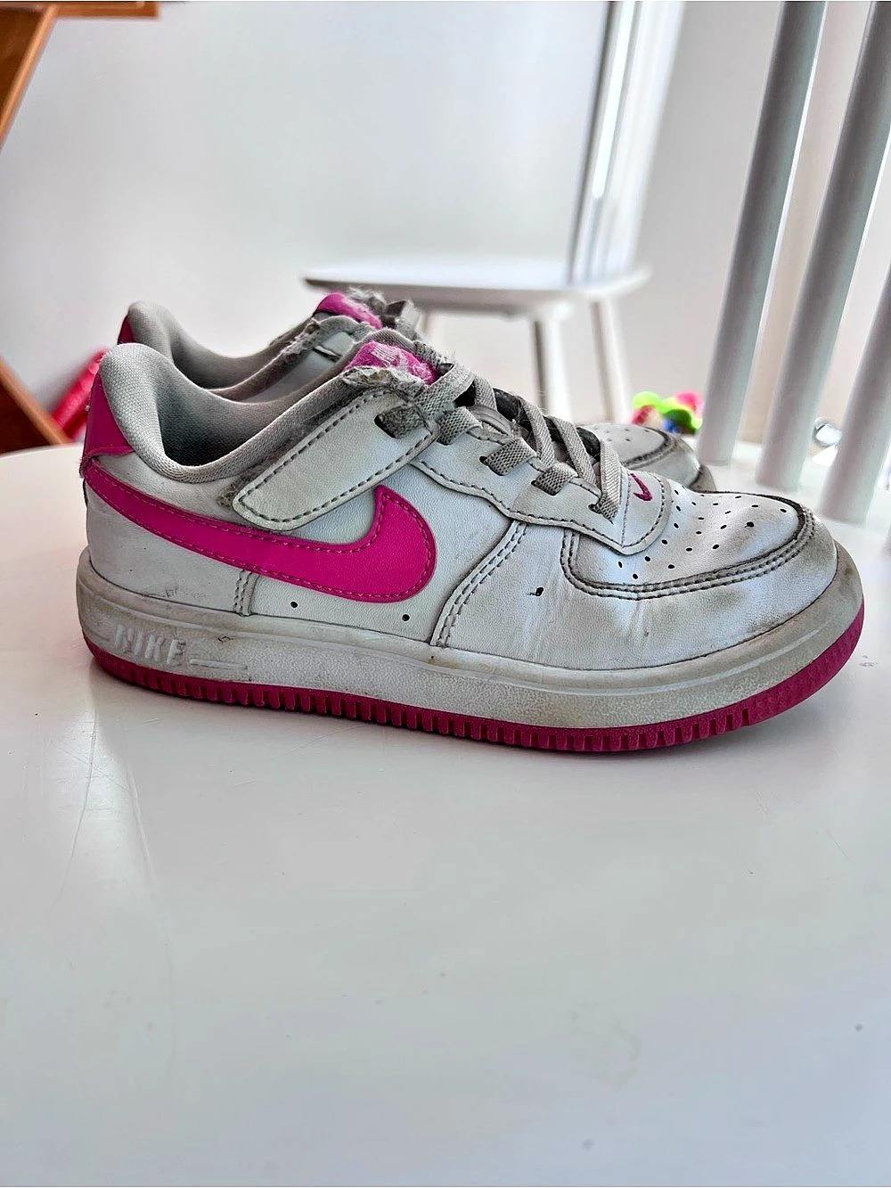 Nike Air Force 1 Sneakers White & Pink US 12.5